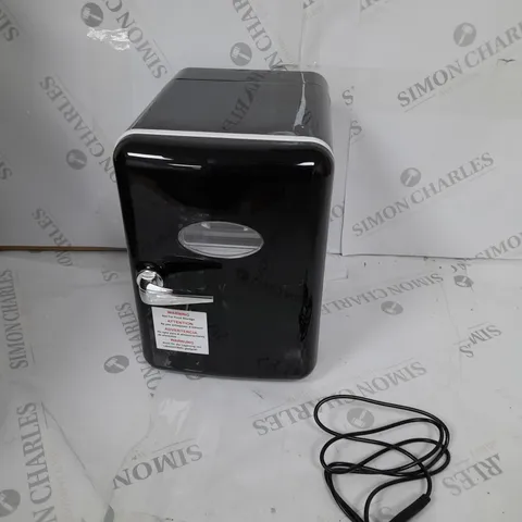 SO CHILL MINI FRIDGE BLACK