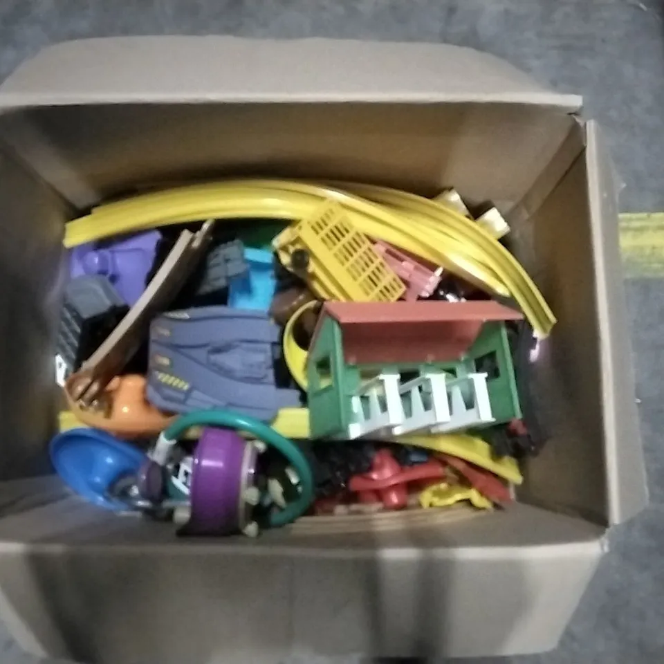 BOX CONTAINING CHILDRENS TOYS