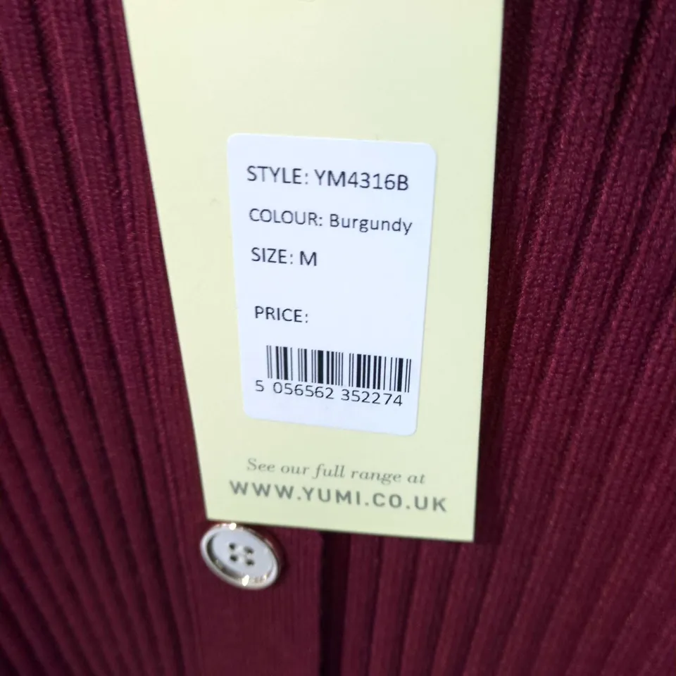 YUMI YM4316B BURGUNDY RIBBED KNIT DRESS, SIZE M, WITH WAIST BELT