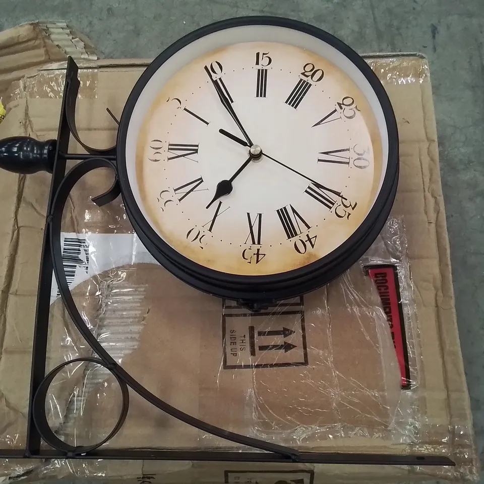 METAL WALL CLOCK