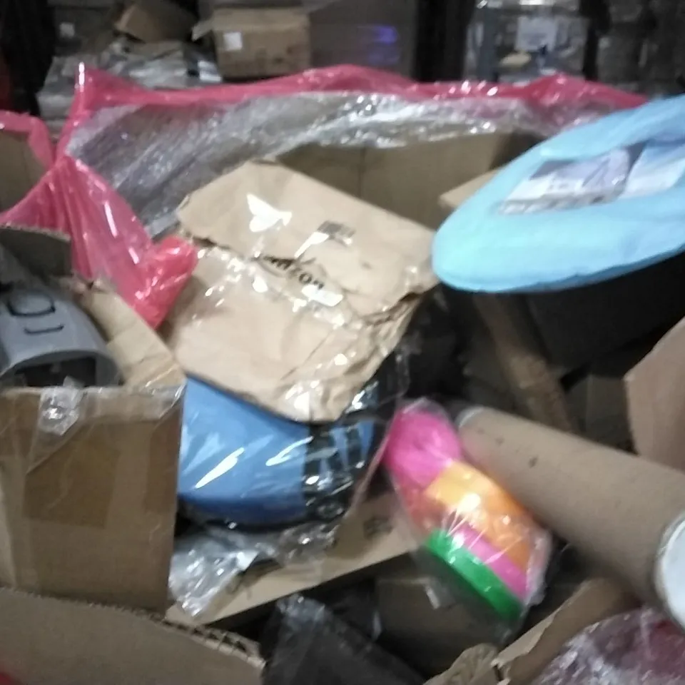 PALLET OF ASSORTED PRODUCTS AND HOUSEHOLD GOODS TO INCLUDE;SCOOTER,RETRACTABLE GATE,ACRYLIC CABINET