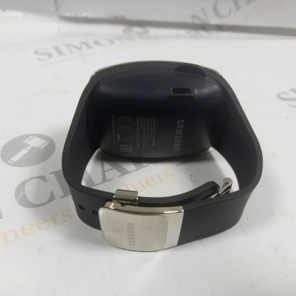 SAMSUNG GEAR S SMARTWATCH