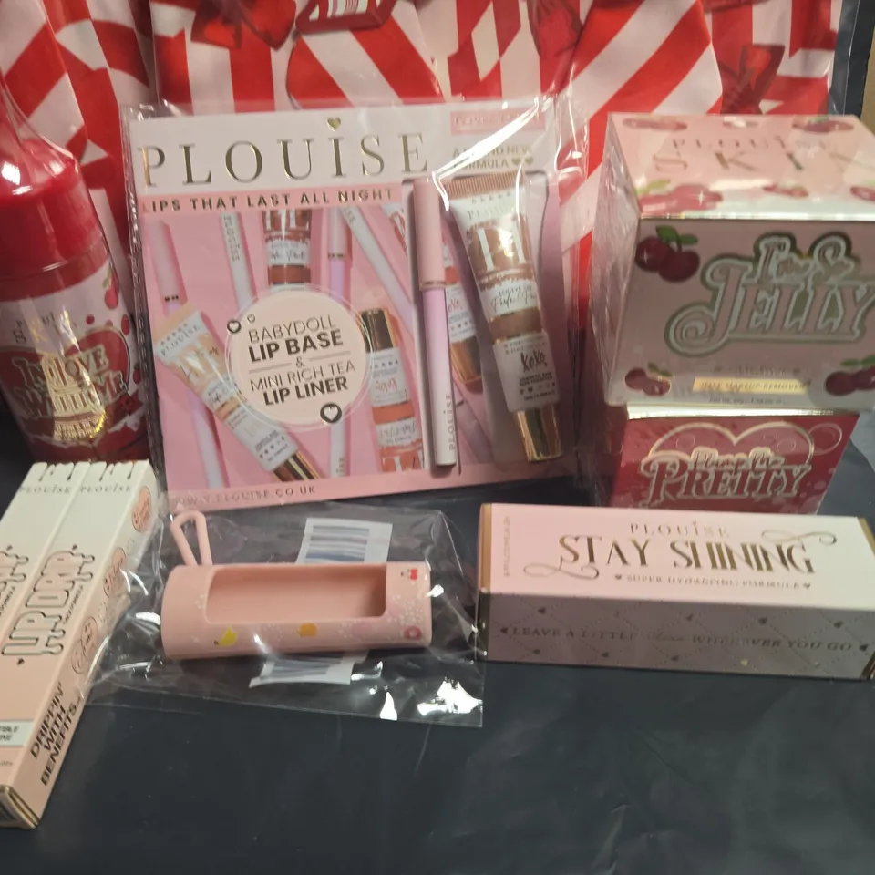 LOT OF 10 PLOUISE BEAUTY ITEMS TO INCLUDE PJ'S, PLUMPING MOISTURISER AND LIP OIL