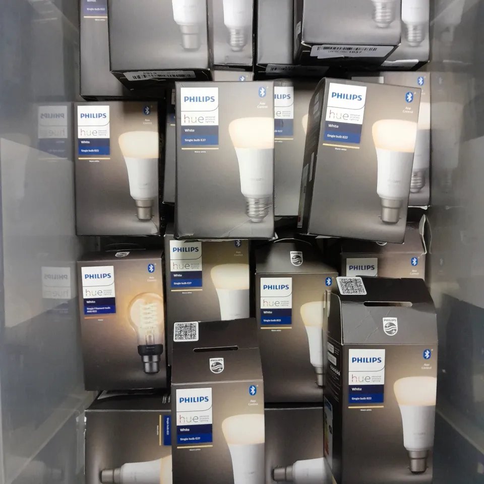 APPROXIMATELY 25 BOXED PHILIPS HUE BULBS IN VARIOUS STYLES - WHITE 