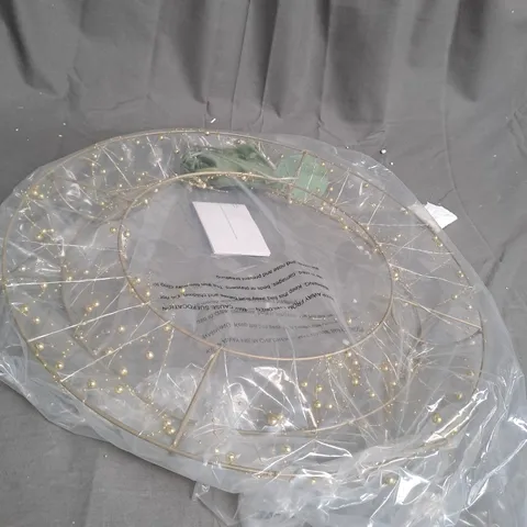 BOXED OUTLET SARA DAVIES GOLD PRE-LIT WREATH 50CM