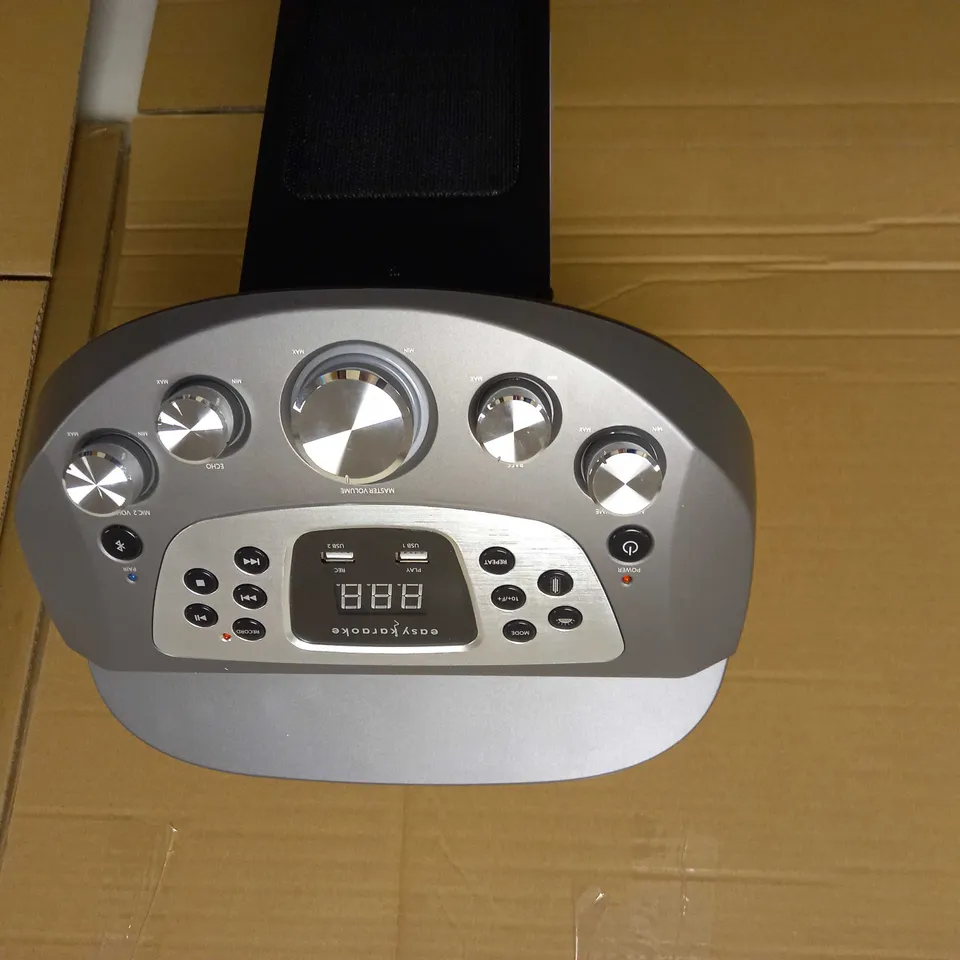 EASY KARAOKE EKS828-BT BLUETOOTH PEDESTAL KARAOKE SYSTEM