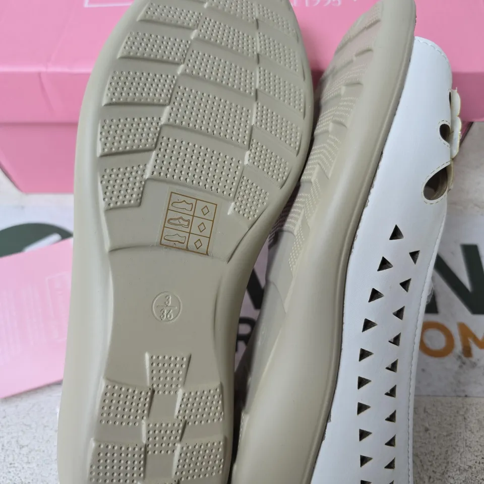 BOXED DR LIGHTFOOT VIVIENNE SHOES, WHITE - SIZE 3