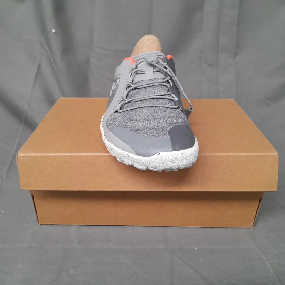 BOXED PAIR OF VIVOBAREFOOT PRIMUS TRAIL III SHOES IN ULTIMATE GREY UK SIZE 5