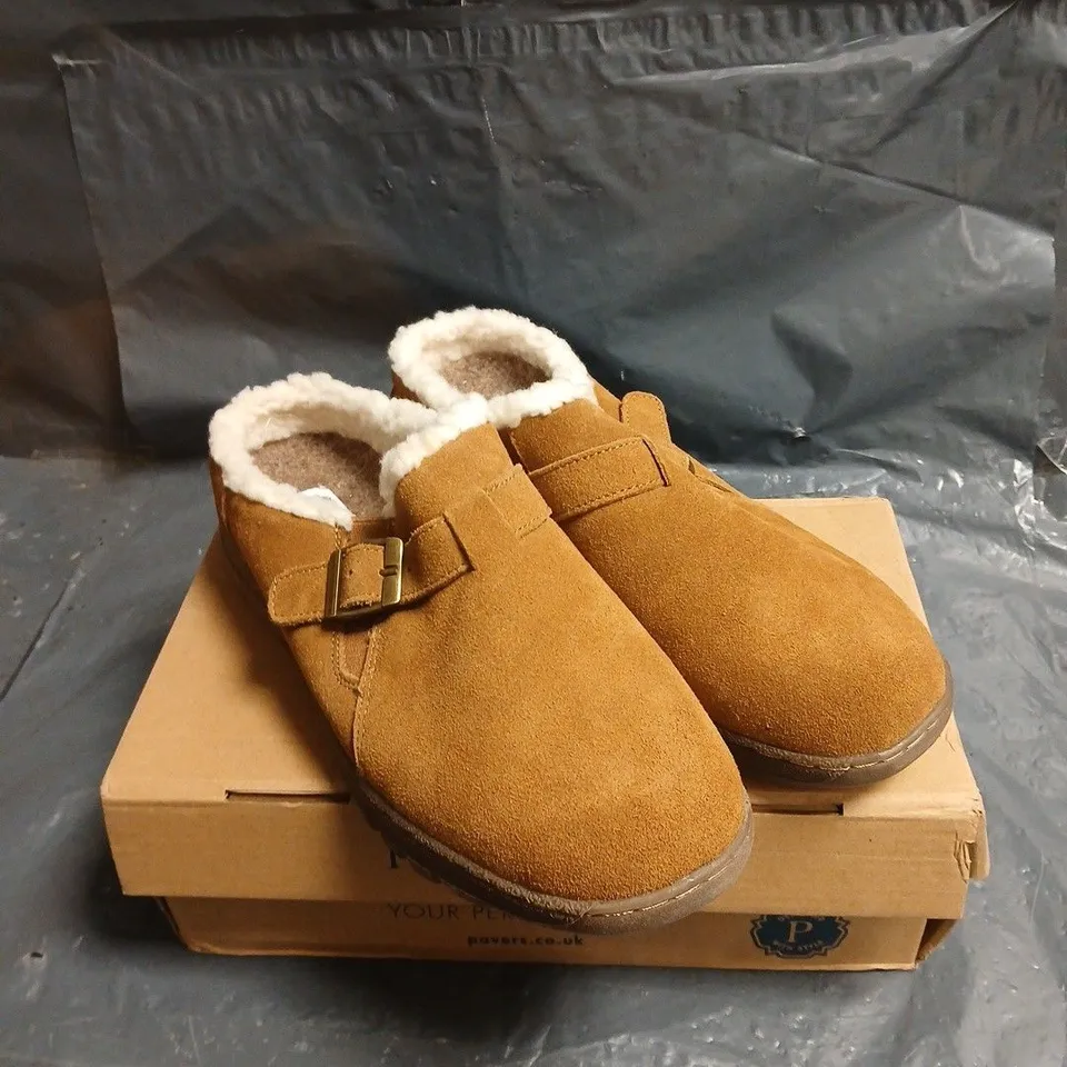 PAVERS WIDE FIT SUEDE SLIPPERS WITH SHEARLING LINING – MEN EU 42