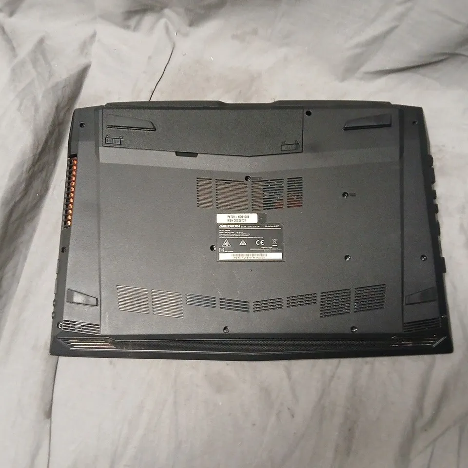 MEDION ERAZER GAMING NOTEBOOK P6705