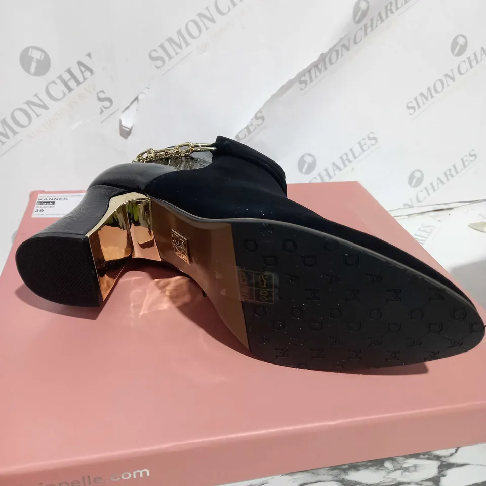 MODA IN PELLE KANNES ANKLE BOOT SIZE 6