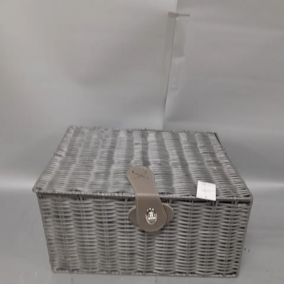 SET OF 2 WICKER STROAGE BOXES