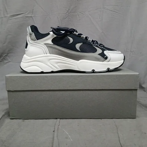 BOXED PAIR OF CLEENS PULSE RUNNER TRAINERS IN MIDNIGHT/WHITE SIZE UK 8