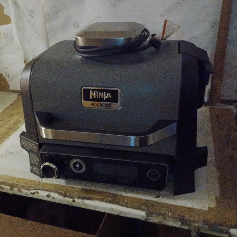 NINJA WOODFIRE ELECTRIC BBQ GRILL & SMOKER WITH AIR FRY FUNCTION OG701UKQ