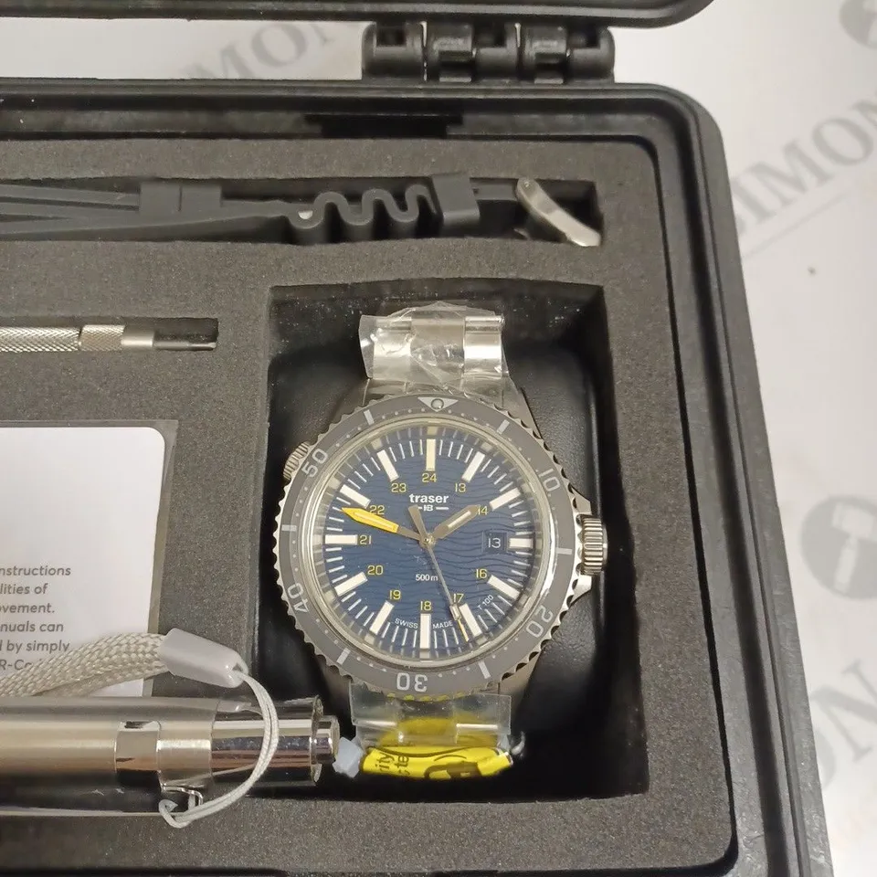 BOXED TRASER STAINLESS STEEL WATCH WITH CHANGEABLE STRAPS AND TASER MINI TORCH - SILICONE AND STEEL STRAP