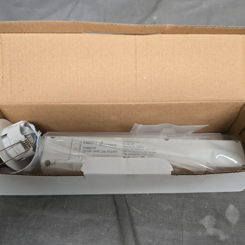 BOX OF APPROX 10 ASSORTED ADVANCE EMKIT-1 EMERGENCY DOWNLIGHT KIT 3W IN WHITE