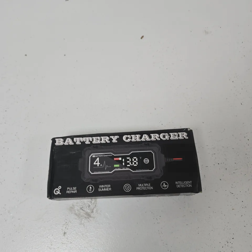 BATTERY CHARGER – BOXED