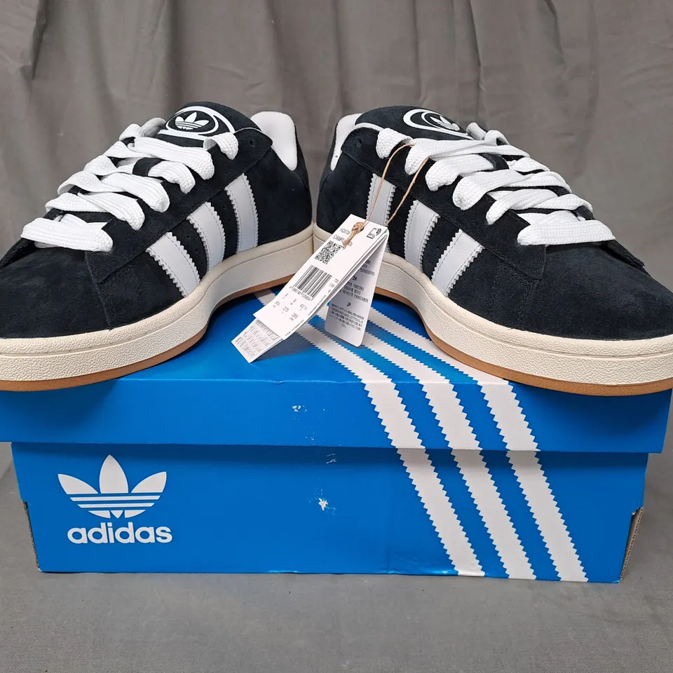 BOXED PAIR OF ADIDAS CAMPUS 00S SHOES IN BLACK/WHITE UK SIZE 9