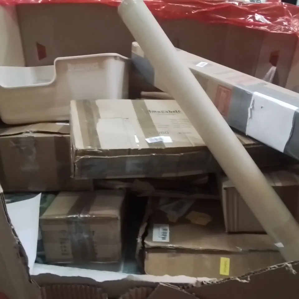 PALLET OF ASSORTED HOUSEHOLD GOODS AND PRODUCTS TO INCLUDE;CAT LITTER TRAY,BATH MAT,CANVAS ROLL