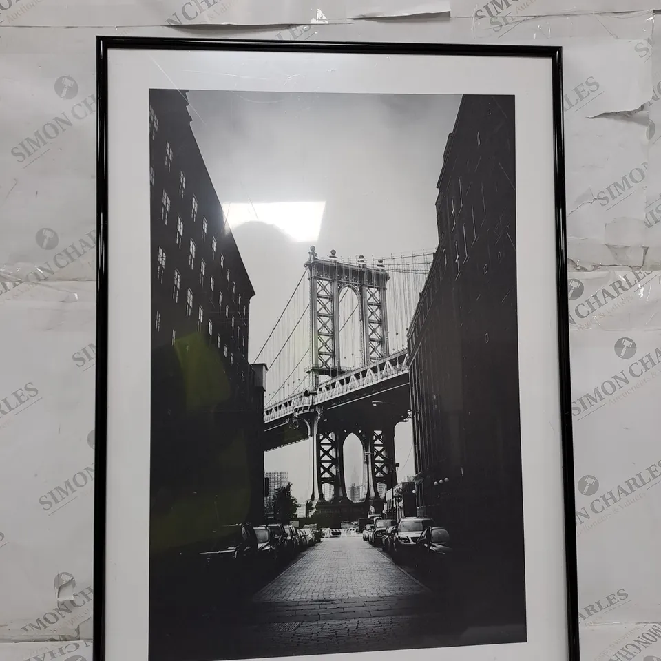 NEW YORK DECORATIVE WALL POSTER IN GLASS FRAME - COLLECTION ONLY 