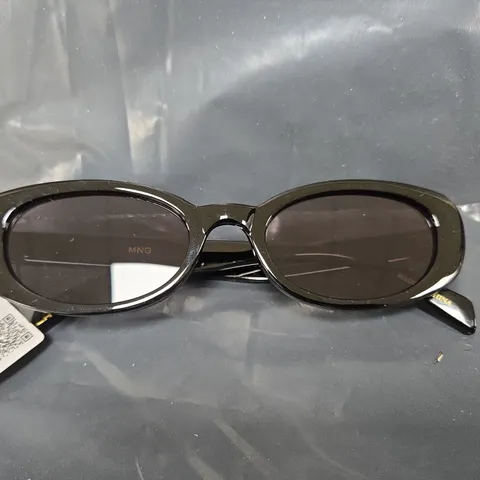 MANGO OVAL SUNGLASSES IN BLACK