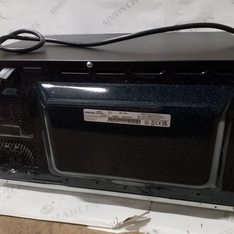 BOXED SAMSUNG MICROWAVE OVEN 