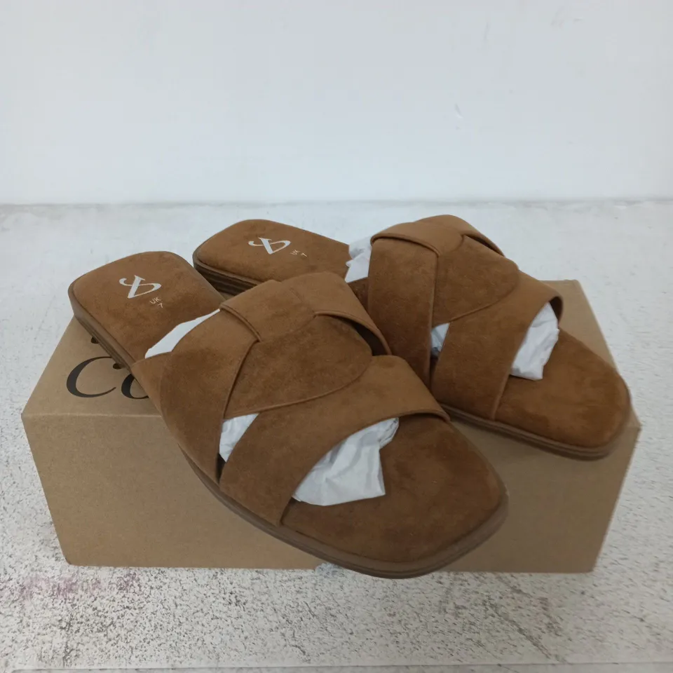 WOMEN'S BROWN SUEDE CROSS-STRAP SANDALS – UK 7