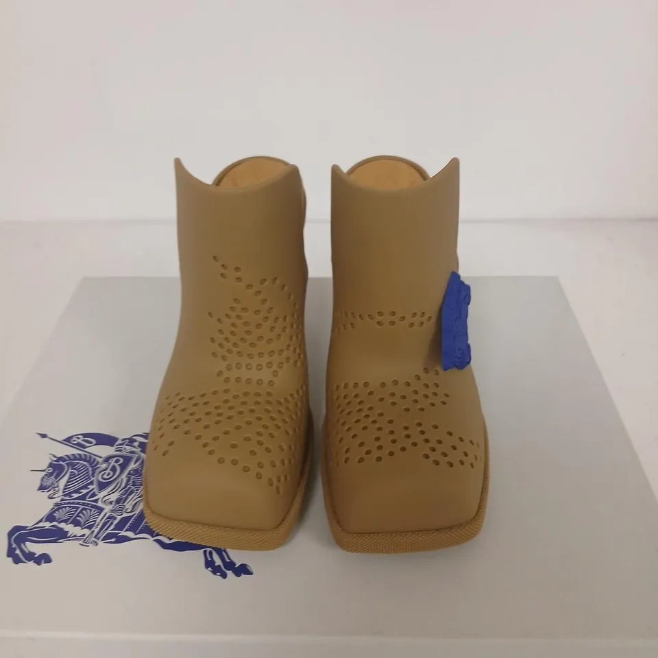BURBERRY RUBBER MULE ON RUBBER SOLE – UK 4 (EUR 37)