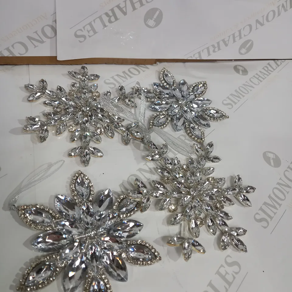 JM BY JULIEN MACDONALD SET OF 4 SILVER SNOW HANGER