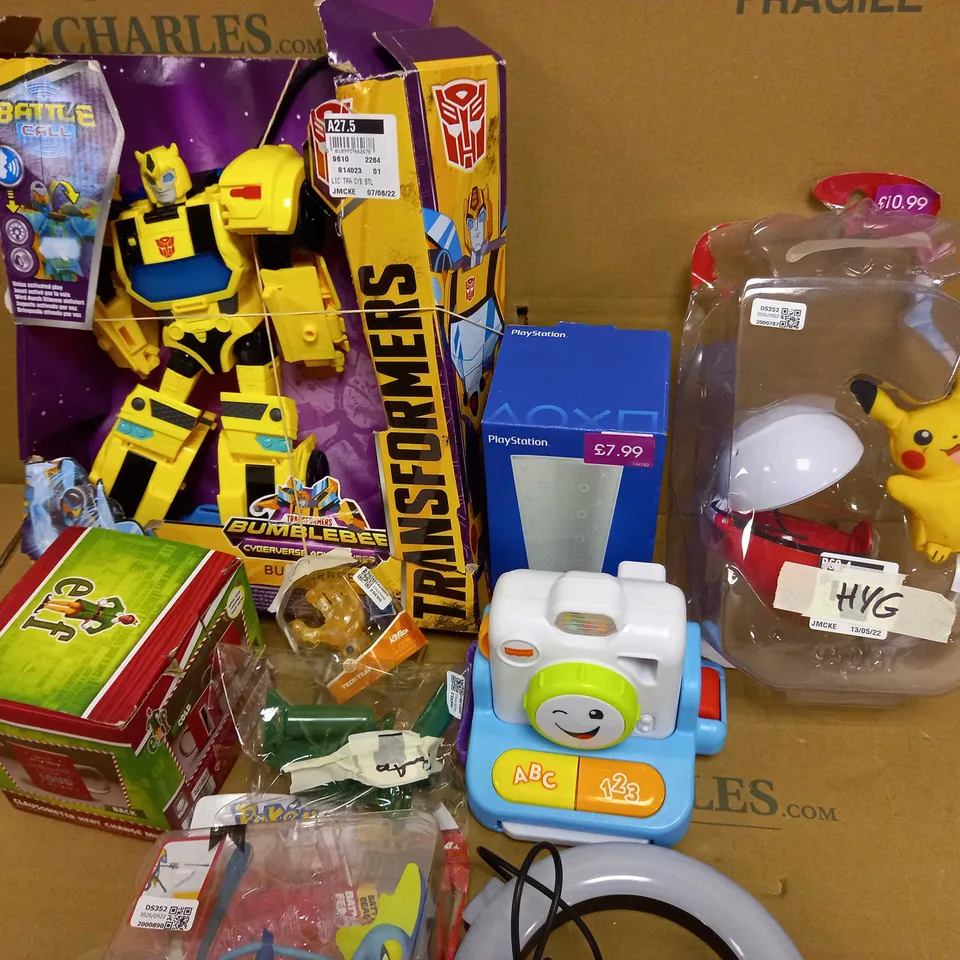 LOT OF 9 ITEMS INCLUDING POKEMON, TRANSFORMERS TOYS