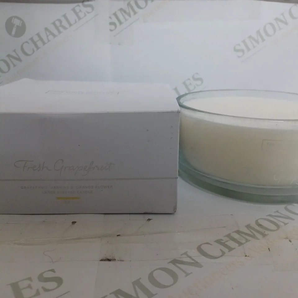 BOXED THE WHITE COMPANY FRESH GRAPEFRUIT 4 WICK CANDLE 