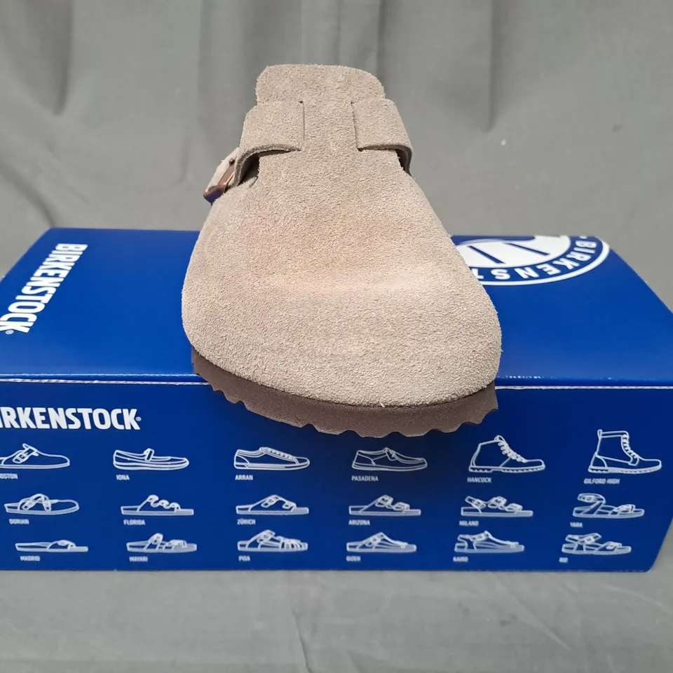 BOXED PAIR OF BIRKENSTOCK BOSTON BS SLIP-ON SHOES IN TAUPE UK SIZE 5.5