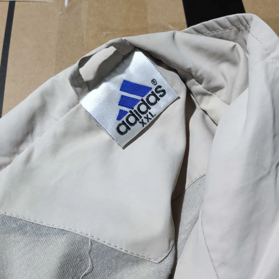 ADIDAS WINDBREAKER JACKET – BEIGE WITH BLACK PANELS, UK XXL