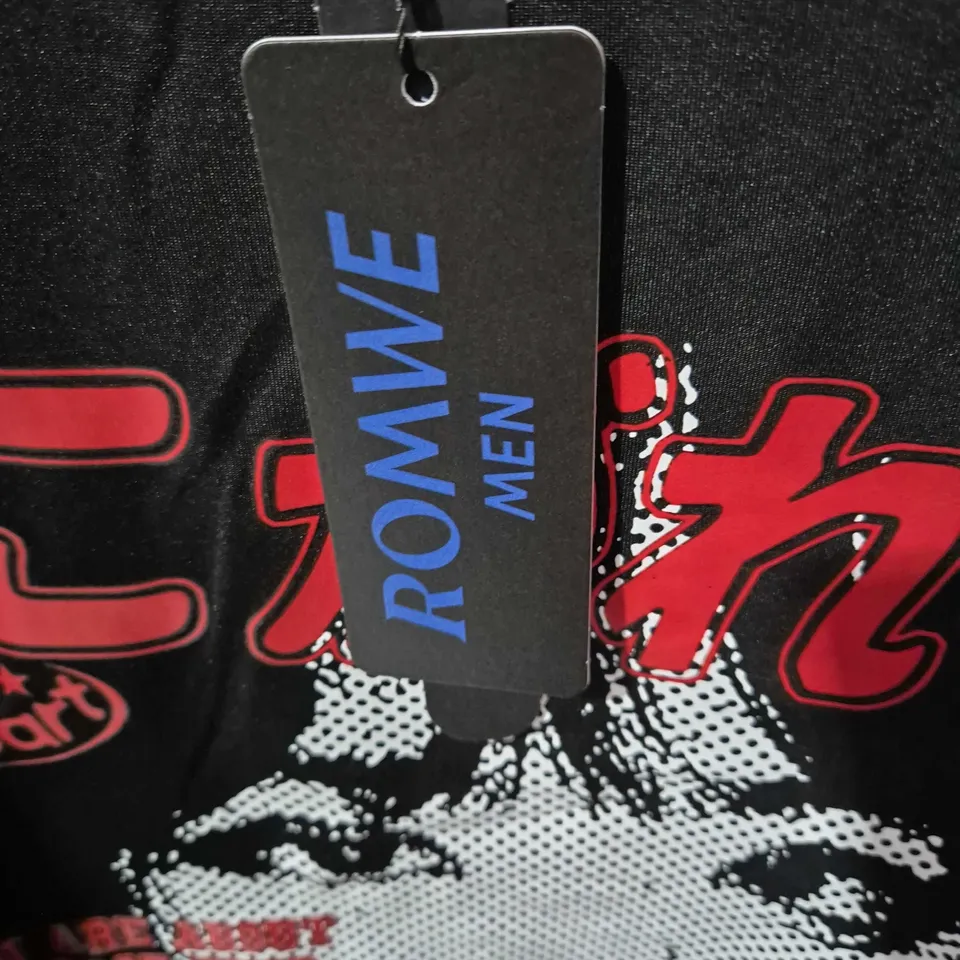 ROMWE MEN'S BLACK GRAPHIC T-SHIRT – M (US 38, EU 48)