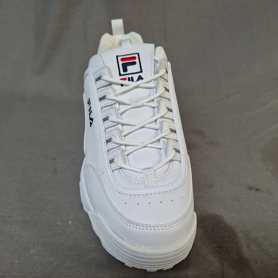 BOXED PAIR OF FILA DISRUPTOR LOW SHOES IN WHITE UK SIZE 11