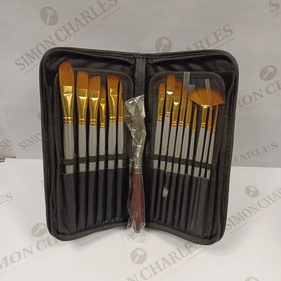 LOT OF 2 MAKEUP PRODUCTS TO INCLUDE IL MAKIAGE MAKEUP BAG WITH ASSORTED BEAUTY PRODUCTS AND MAKEUP BRUSH SET