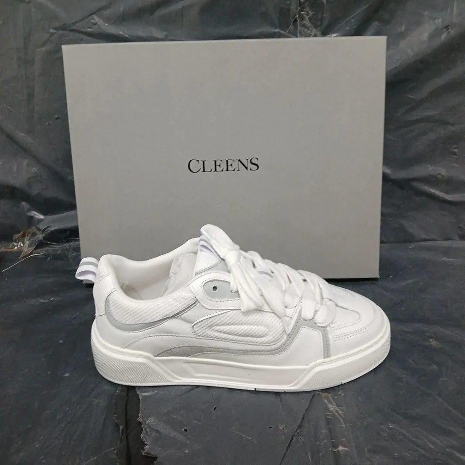 BOXED PAIR OF CLEENS ESSENTIAL SKATE FROST UK 9