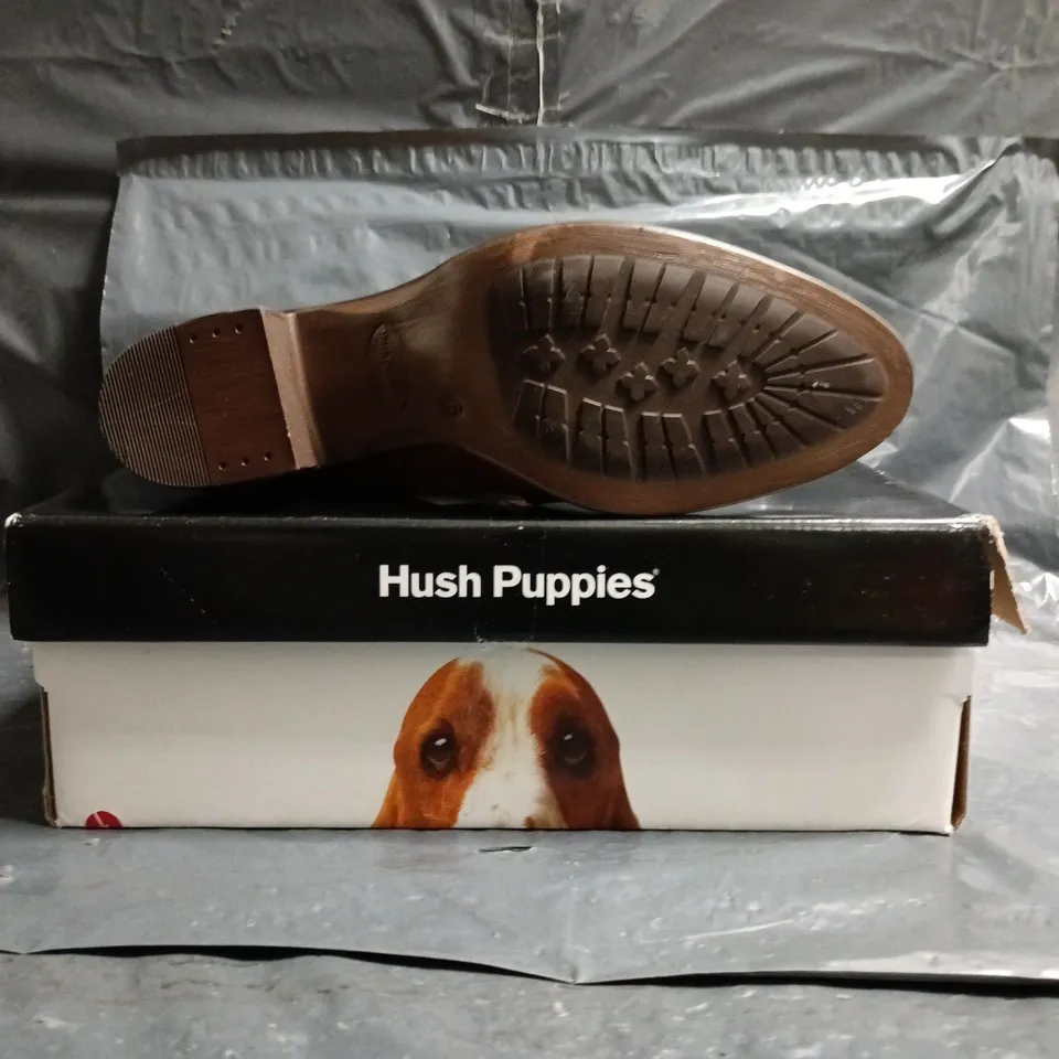 BOXED PAIR OF HUSH PUPPIES WINONA WESTERN BOOTS IN TAN SIZE UK 6