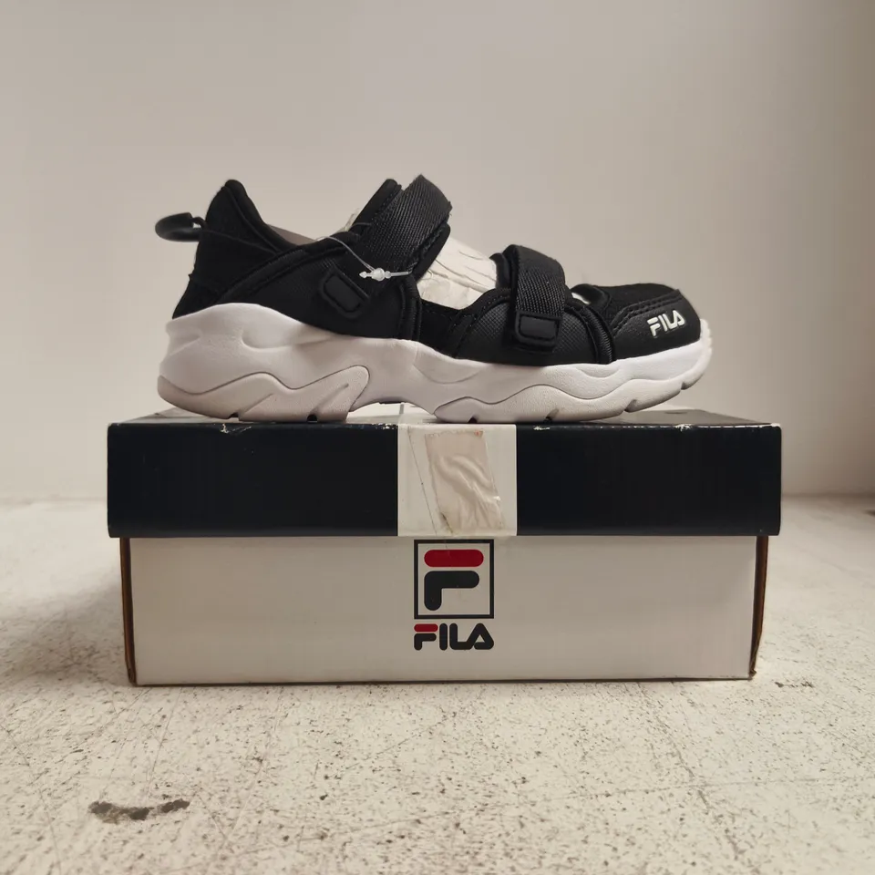 BOXED PAIR OF FILA KID'S SHOES IN BLACK SIZE UK 11
