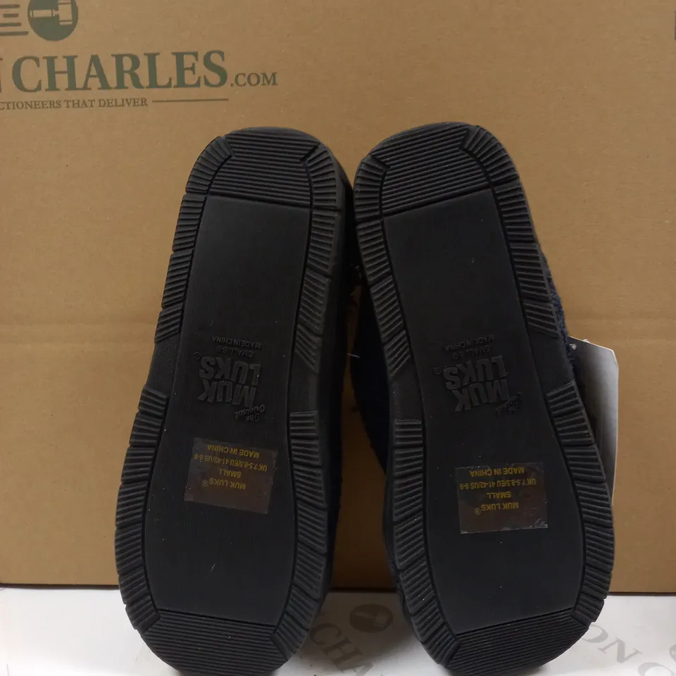 MUKLUKS MENS SLIPPER SIZE SMALL 8-9