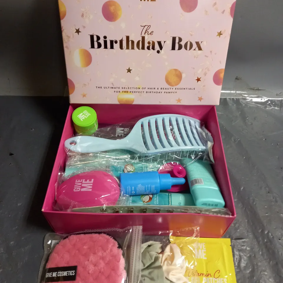 BOXED GIVE ME THE BIRTHDAY BOX HAIR & BEAUTY SELECTION