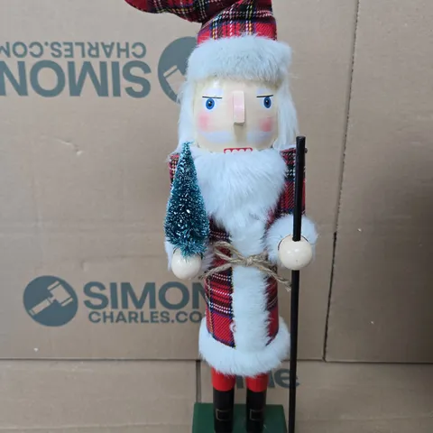 4 X GISELA GRAHAM TARTAN NUTCRACKER FESTIVE FIGURINES 