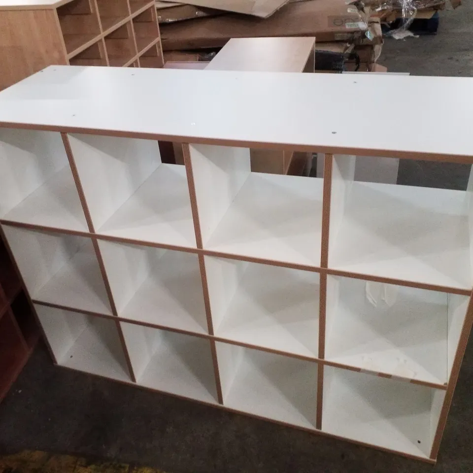 12 CUBE ROOM DIVIDER 1358×453×1003MM