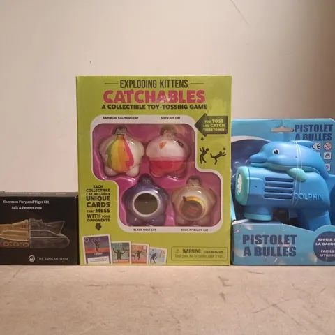 BOX OF APPROXIMATLEY 30 ASSORTED TOYS AND GAMES TO INCLUDE EXPLODING KITTENS CATCHABLES, PISTOLET A BULLES, ETC