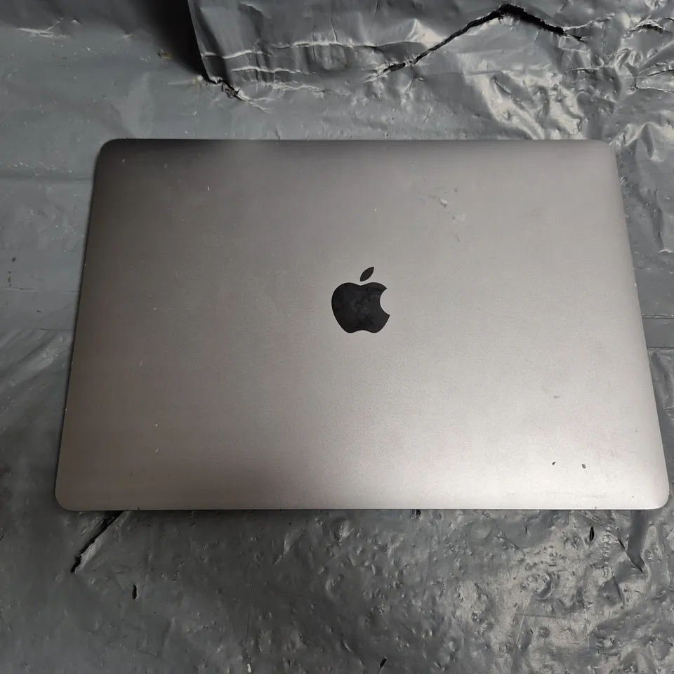 APPLE MACBOOK PRO A2159