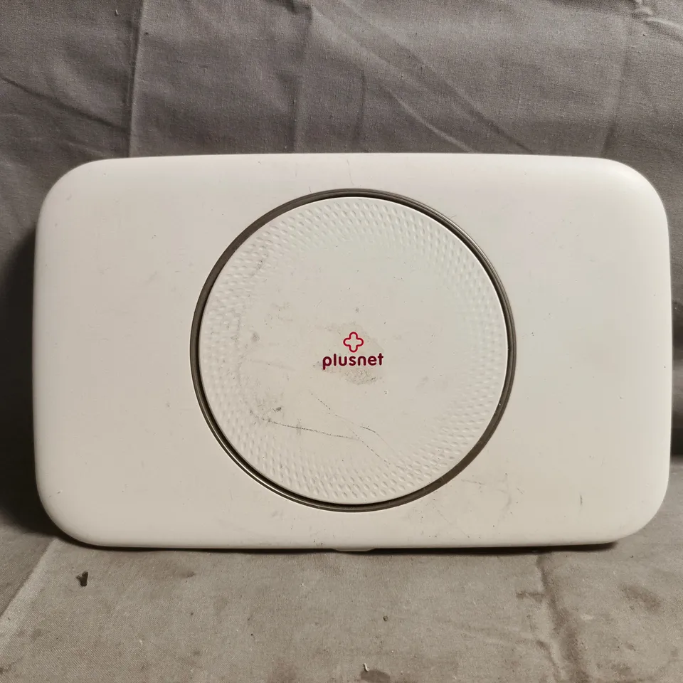 PLUSNET HUB TWO WI-FI ROUTER IN WHITE