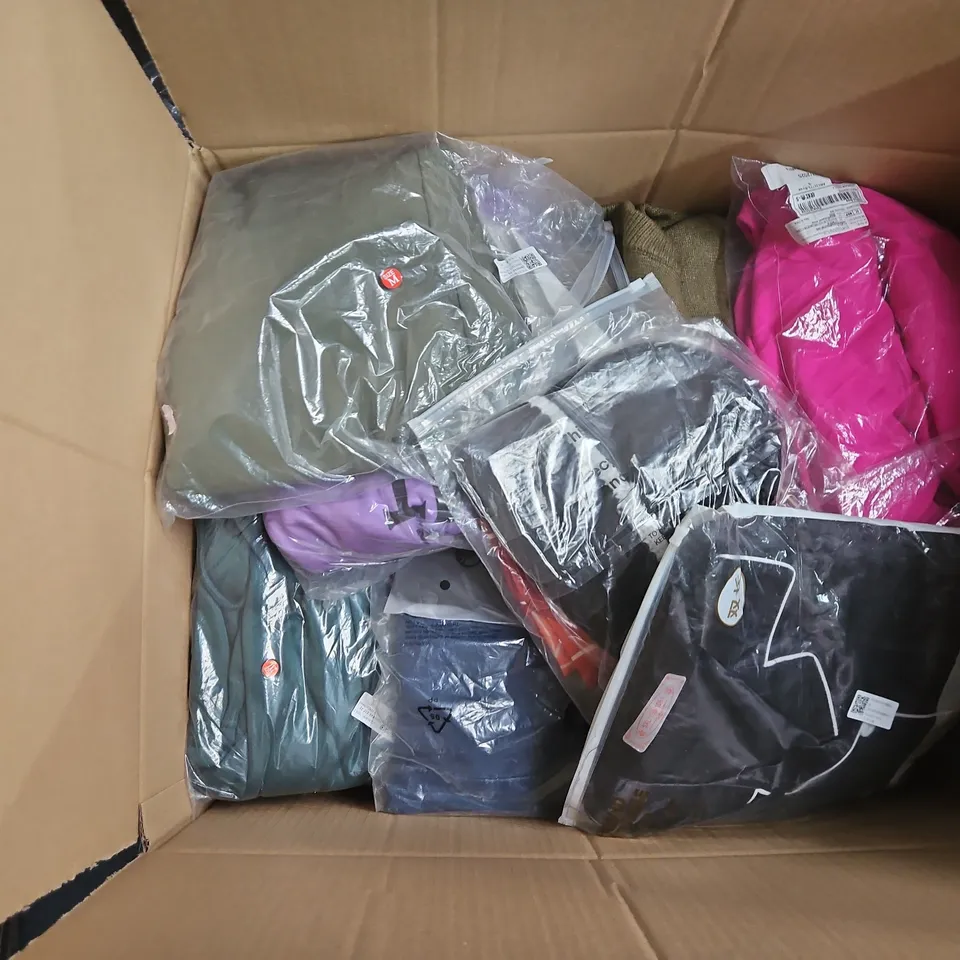 APPROXIMATELY 35 ASSORTED CLOTHING ITEMS IN VARIOUS SIZES, STYLES & COLOURS TO INCLUDE JOCKEY COSTUME, TOPS, SWEATERS, ETC - COLLECTION ONLY