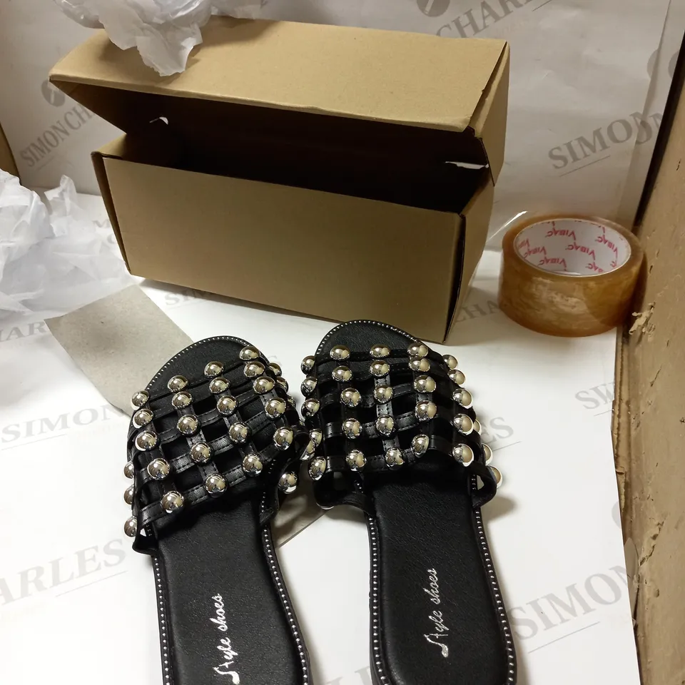 STYLE SHOES BLACK FLATS WITH SILVER BALLS DECOR SIZE: 8