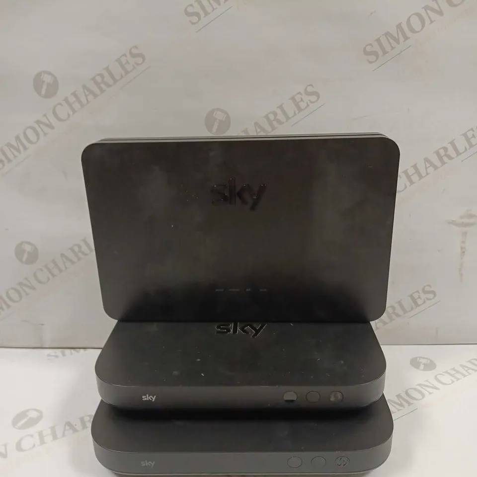 LOT TO CONTAIN 3 X ASSORTED SKY Q PRODUCTS, MODELS INCLUDES 2 X EM150 & A SR203 