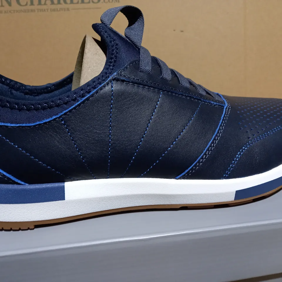 VIONIC TRENT NAVY LEATHER MENS TRAINERS - SIZE 9